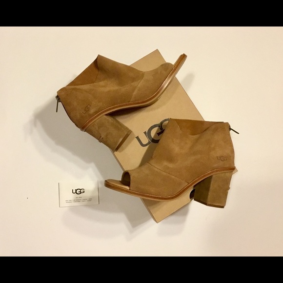 UGG open toe boots. - Picture 2 of 6